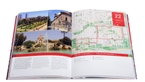 Imatge de les pàgines interiors del llibre 'Barcelona en 1.000.000 passes'