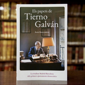 Imatge de la coberta del llibre 'Els papers de Tierno Galván