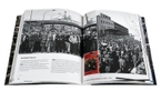 Imatge de les pàgines interiors del llibre 'Cops de Gent 1890-2014'