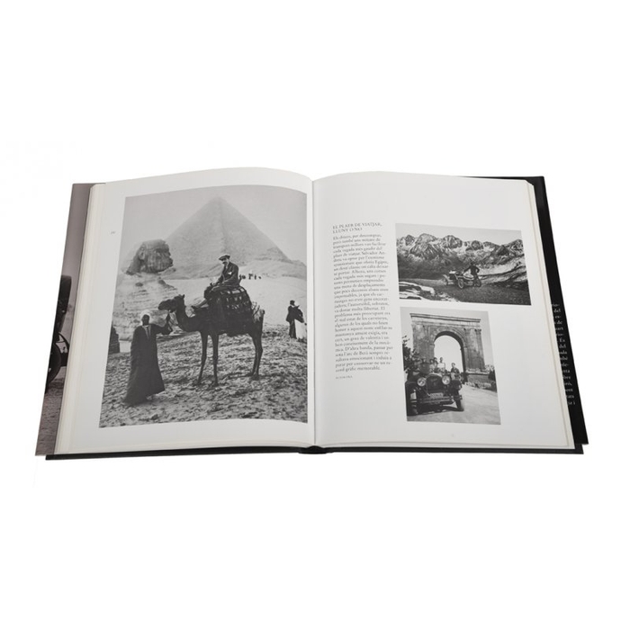 Imatge de les pàgines interiors del llibre 'L'esplendor de la Barcelona burguesa'