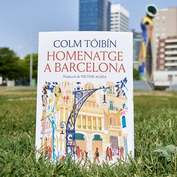 Imatge de la coberta del llibre 'Homenatge a Barcelona'